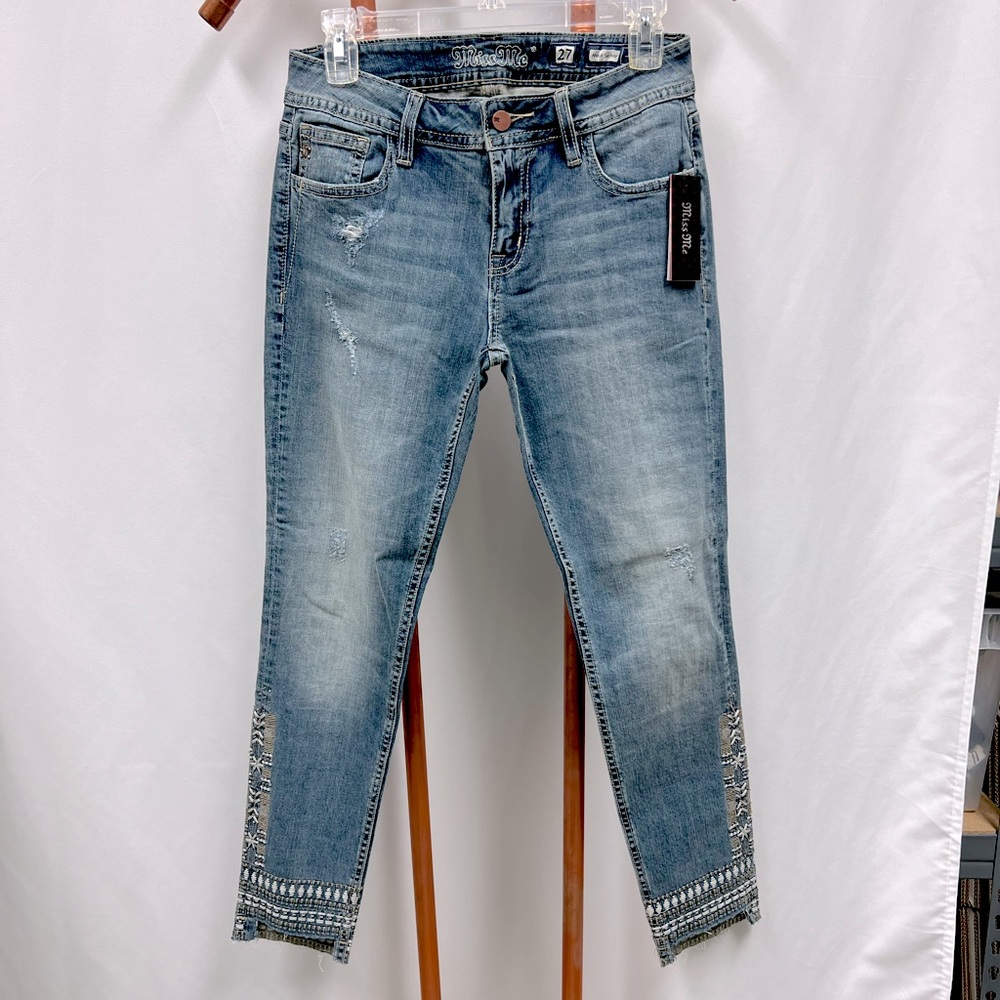 NWT Miss Me Embroidered Ankle Jeans, Size 27